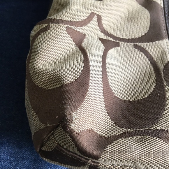 Coach Signature medium sized shoulder bag - Picture 5 of 9